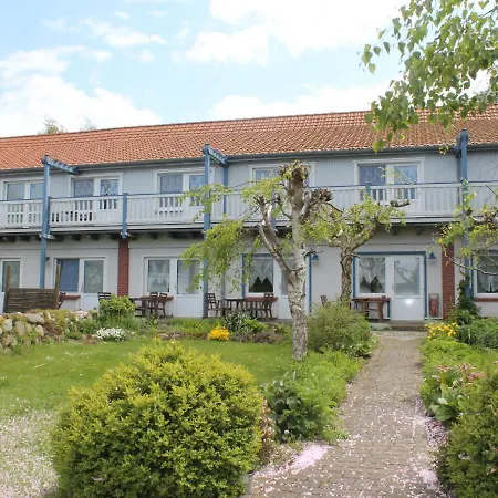 Furnished Near The Beach Apartment