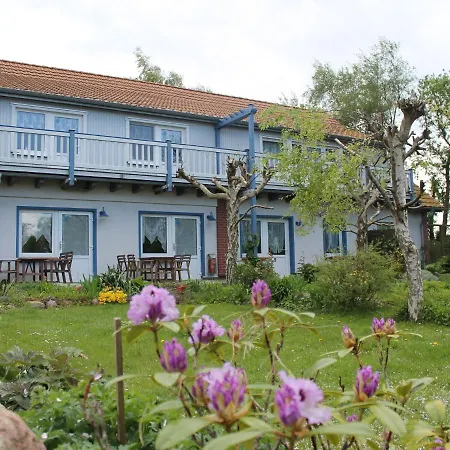 Furnished Near The Beach Apartment