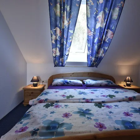 Furnished Near The Beach Apartment *